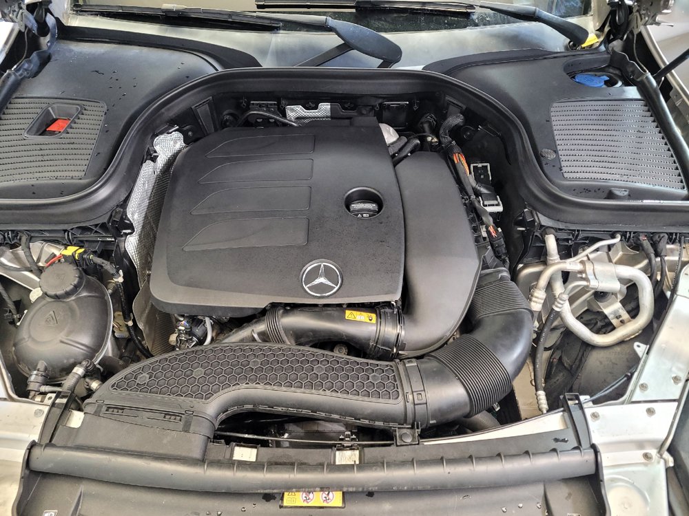 Used 2020 Mercedes-Benz GLC 300 w/ Driver Assistance Package image 30