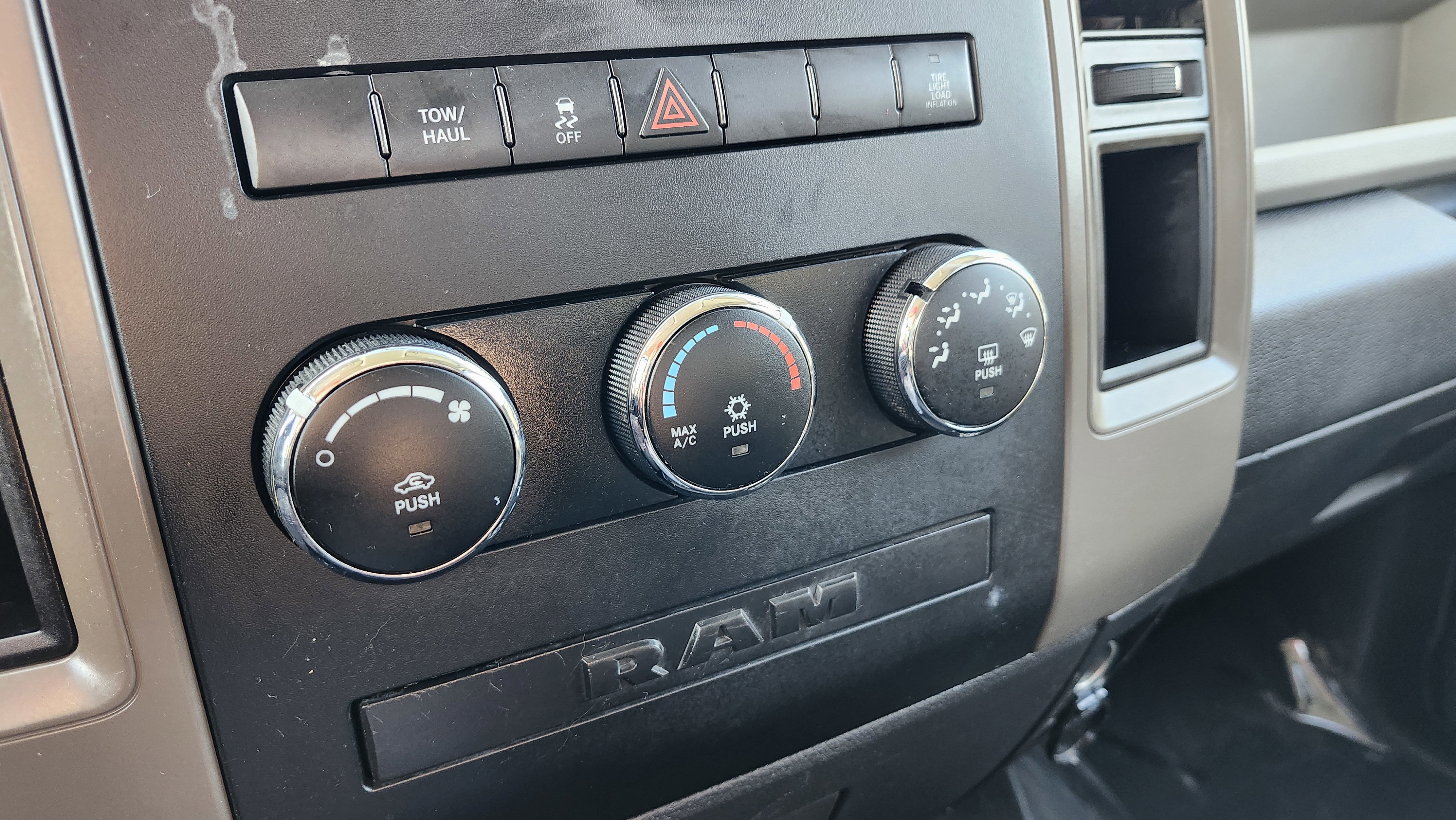 Used 2012 RAM 2500 ST w/ Popular Equipment Group image 25