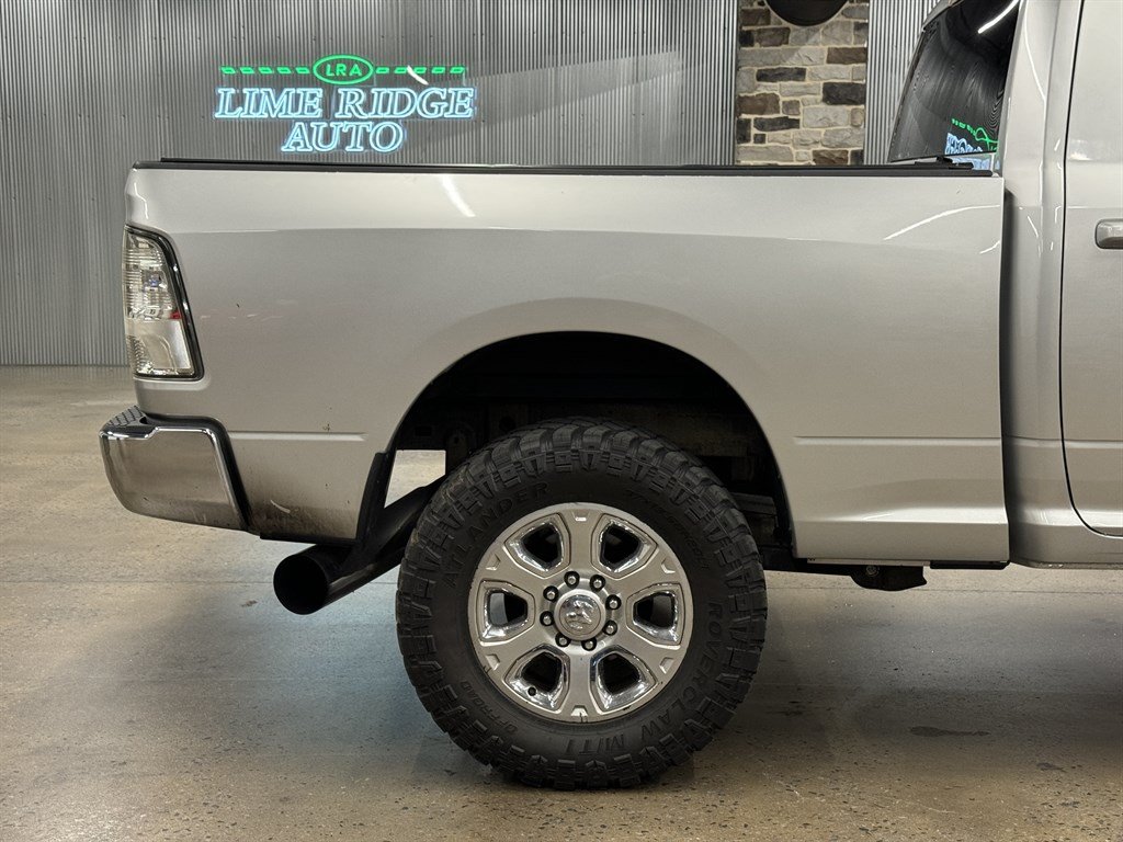 Used 2015 RAM 2500 Tradesman w/ Chrome Appearance Group AWD/4WD image 17