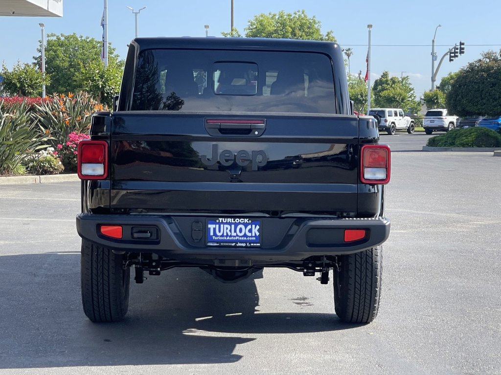 New 2026 Jeep Gladiator Sport AWD/4WD image 9