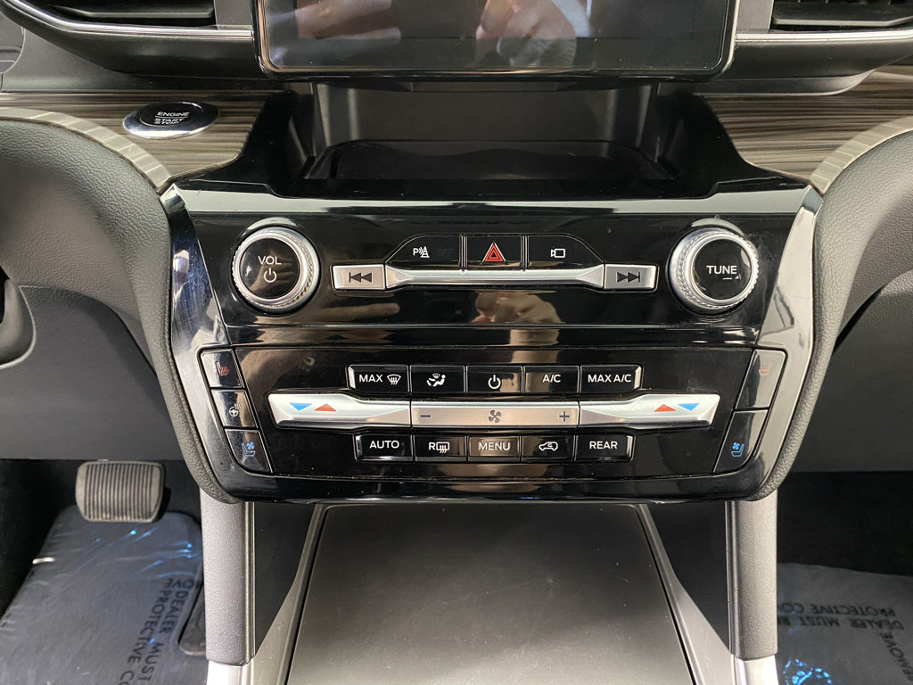Used 2021 Ford Explorer Limited w/ Hybrid Equipment Group 310A AWD/4WD image 28