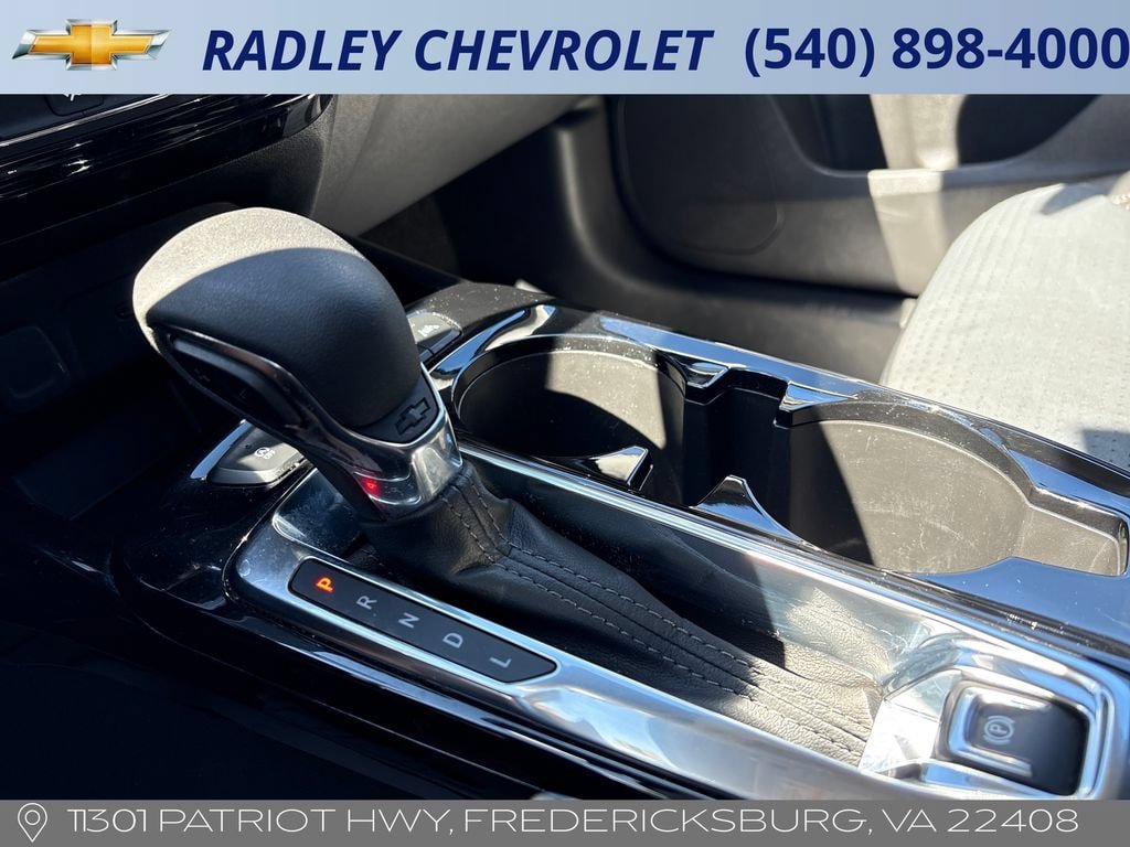 Used 2025 Chevrolet Trax LT w/ LT Convenience Package FWD image 11