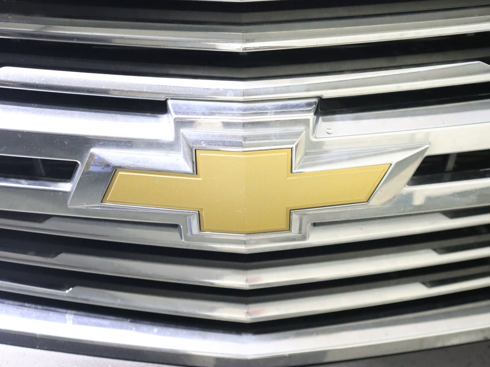 Used 2015 Chevrolet Suburban LTZ AWD/4WD image 16