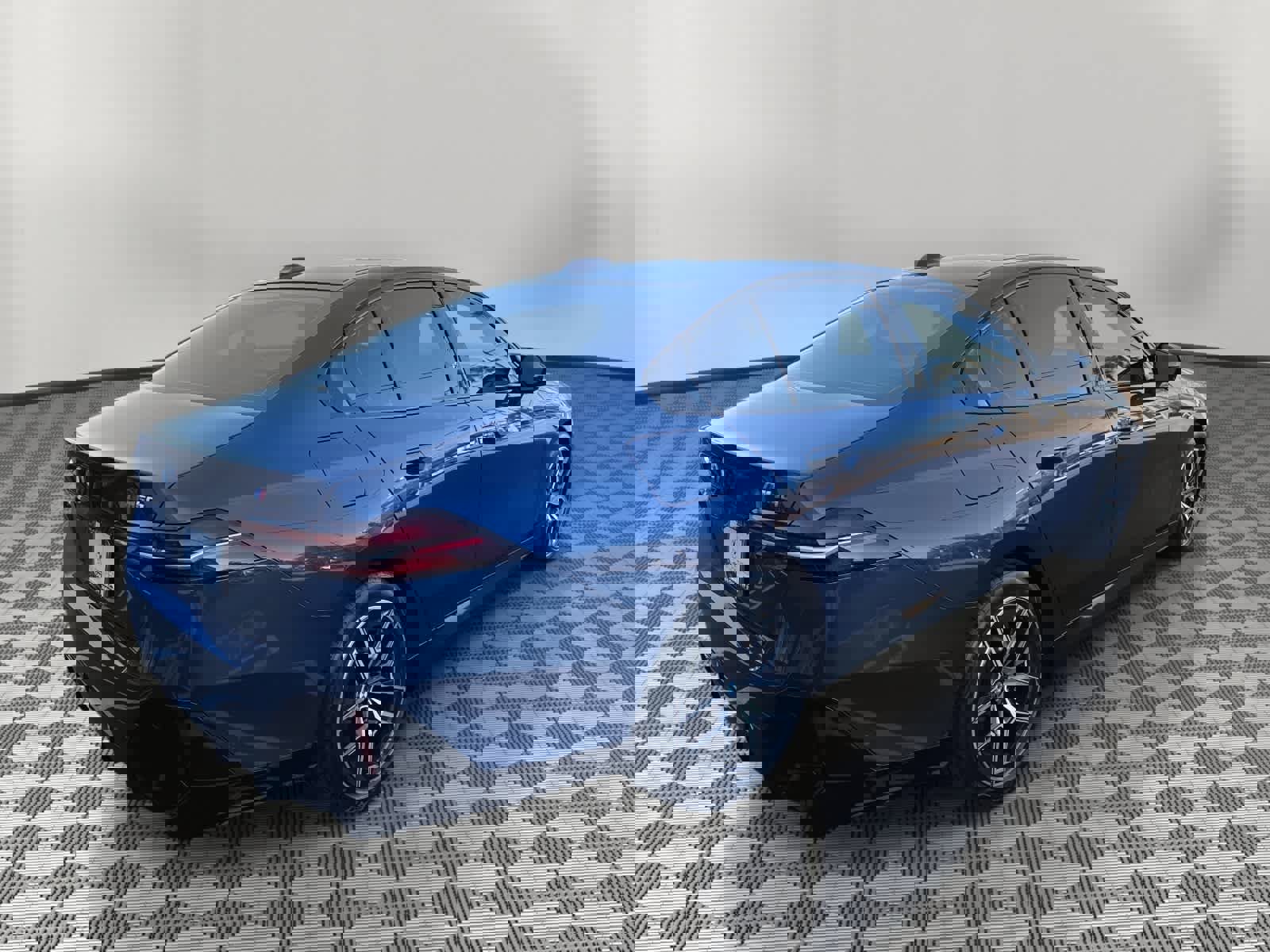 Certified 2025 BMW i5 M60 w/ Premium Package image 3