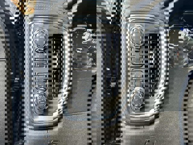 Used 2022 GMC Sierra 3500 Denali image 22