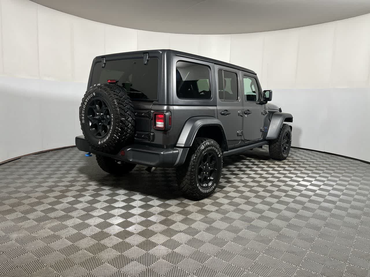 Used 2023 Jeep Wrangler Unlimited w/ Cold Weather Group AWD/4WD image 8
