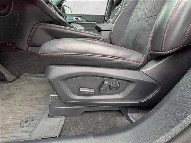 Used 2025 Ford Explorer ST image 16