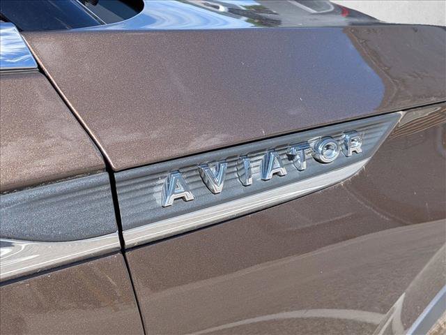 Used 2022 Lincoln Aviator Reserve w/ Equipment Group 201A AWD/4WD image 11