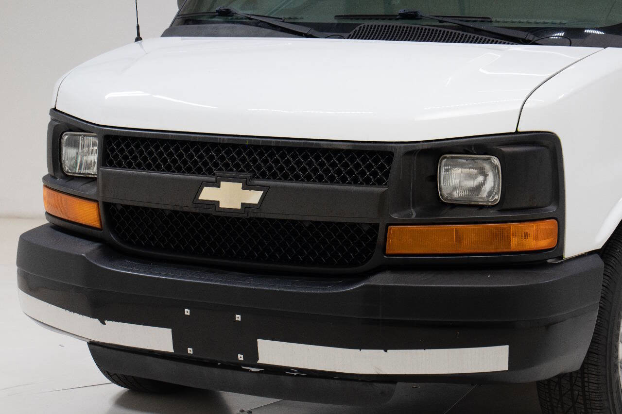 Used 2013 Chevrolet Express 1500 image 9
