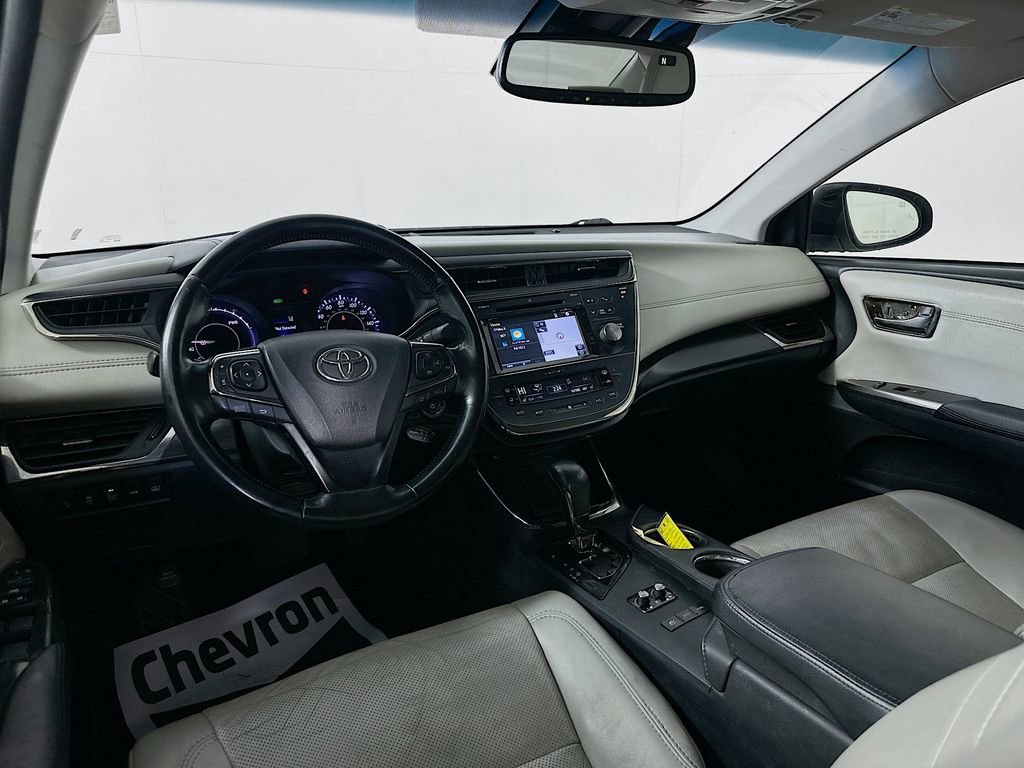 Used 2018 Toyota Avalon Limited image 22