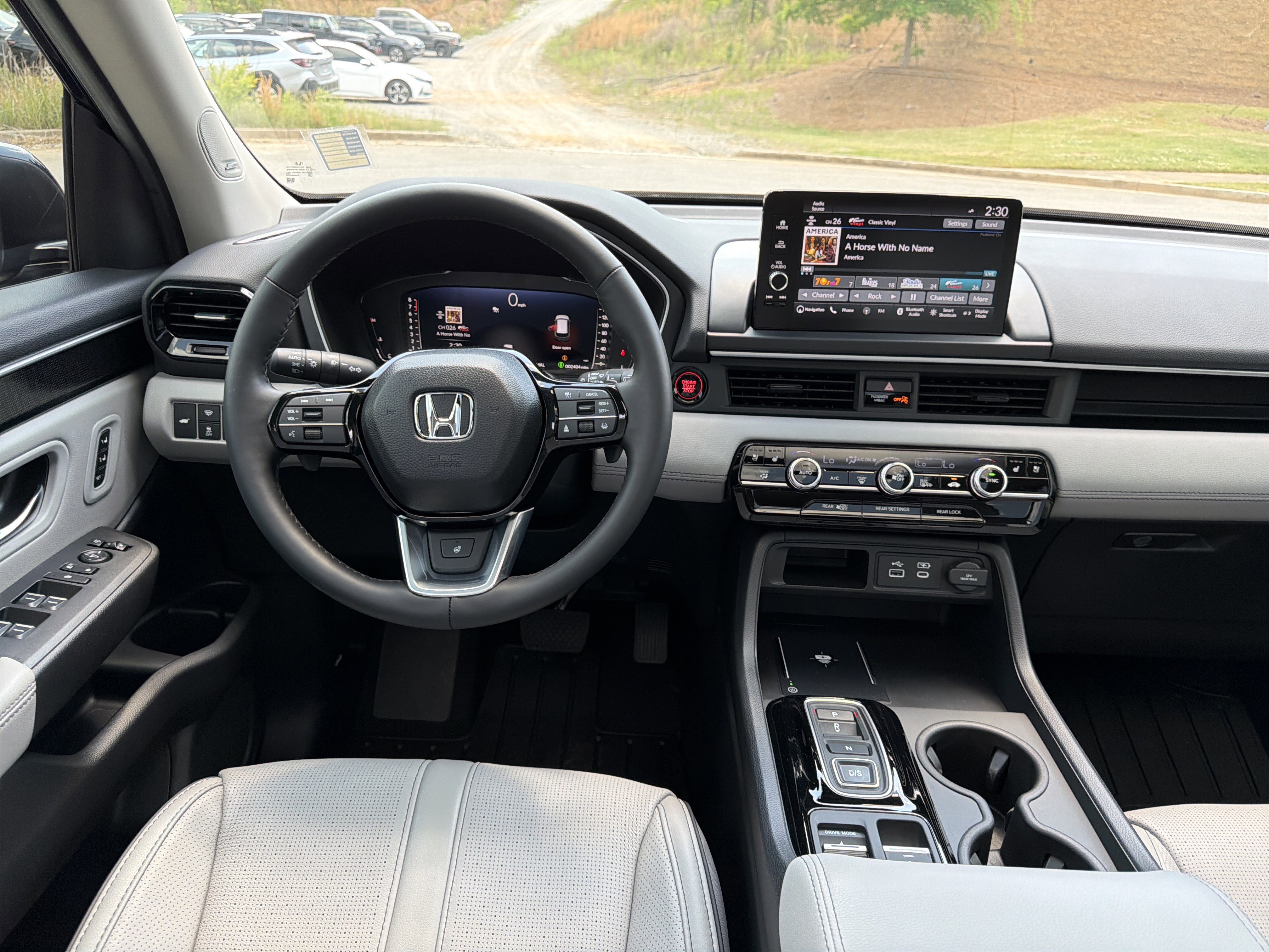 Used 2025 Honda Pilot Elite image 23