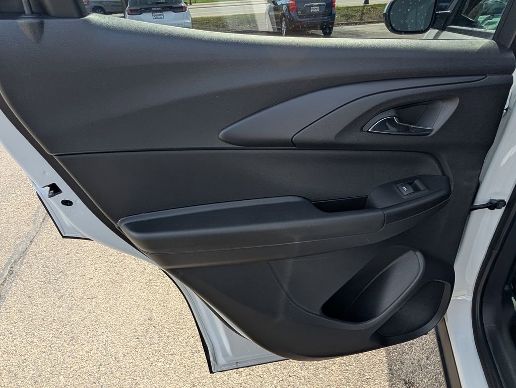 Used 2025 Chevrolet TrailBlazer LT FWD image 23