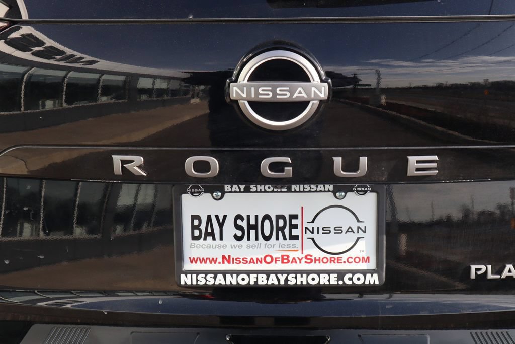 Certified 2025 Nissan Rogue Platinum FWD image 29
