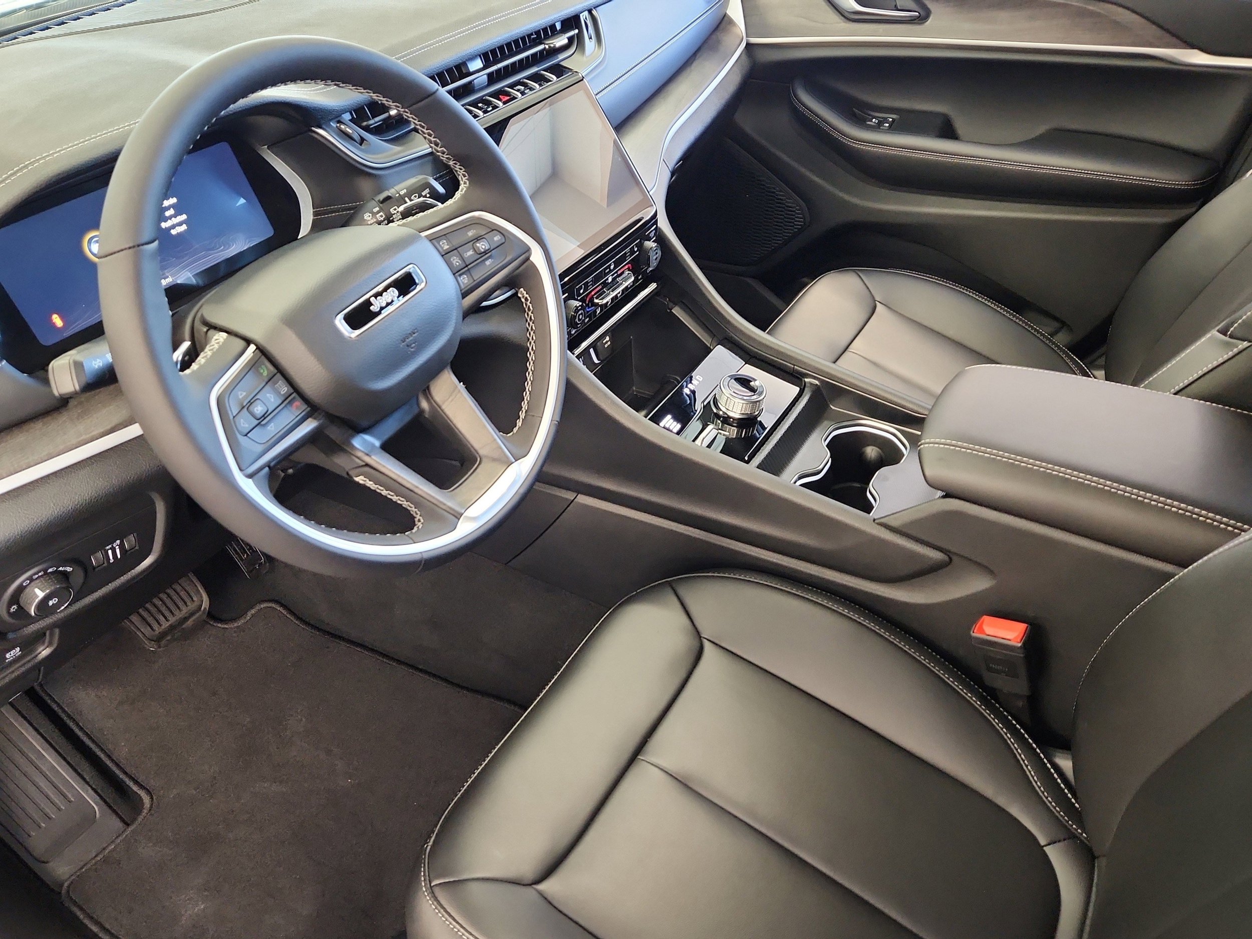 New 2025 Jeep Grand Cherokee Limited AWD/4WD image 11