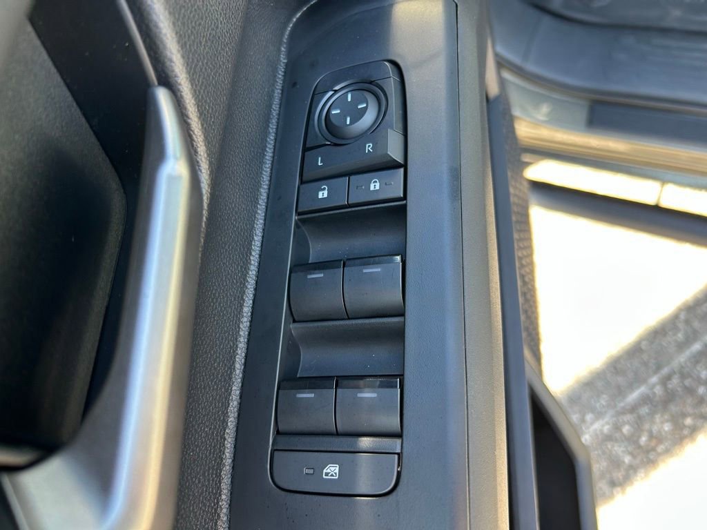 Used 2025 Toyota Tacoma Trailhunter image 19