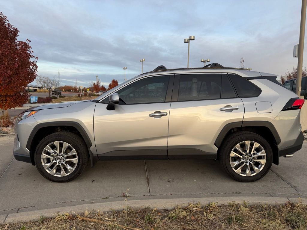 Used 2025 Toyota RAV4 Limited image 4