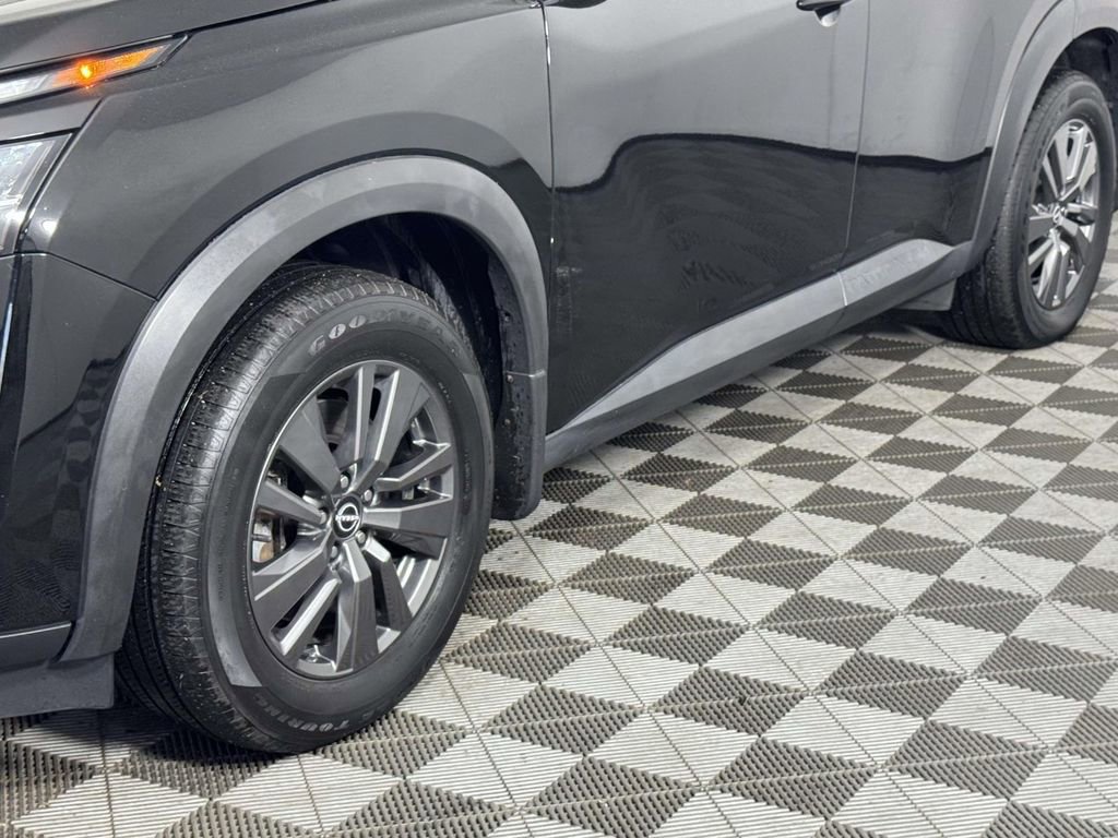 Used 2022 Nissan Pathfinder SV AWD/4WD image 13