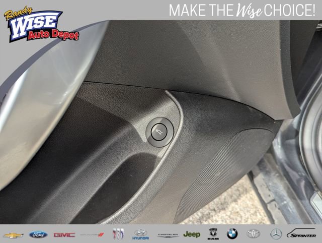 Used 2017 Buick Regal AWD image 12