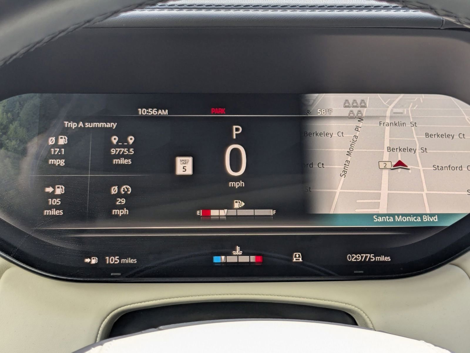 Used 2023 Land Rover Range Rover Long Wheelbase SE image 11