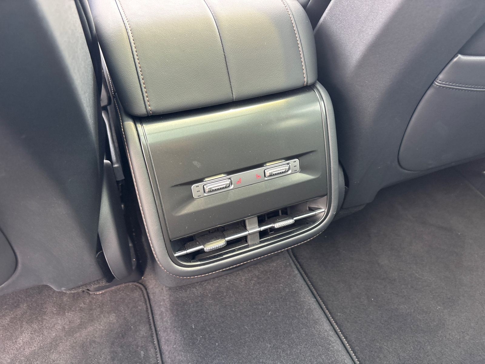 New 2026 Lincoln Nautilus Reserve w/ Jet Appearance Package AWD/4WD image 32