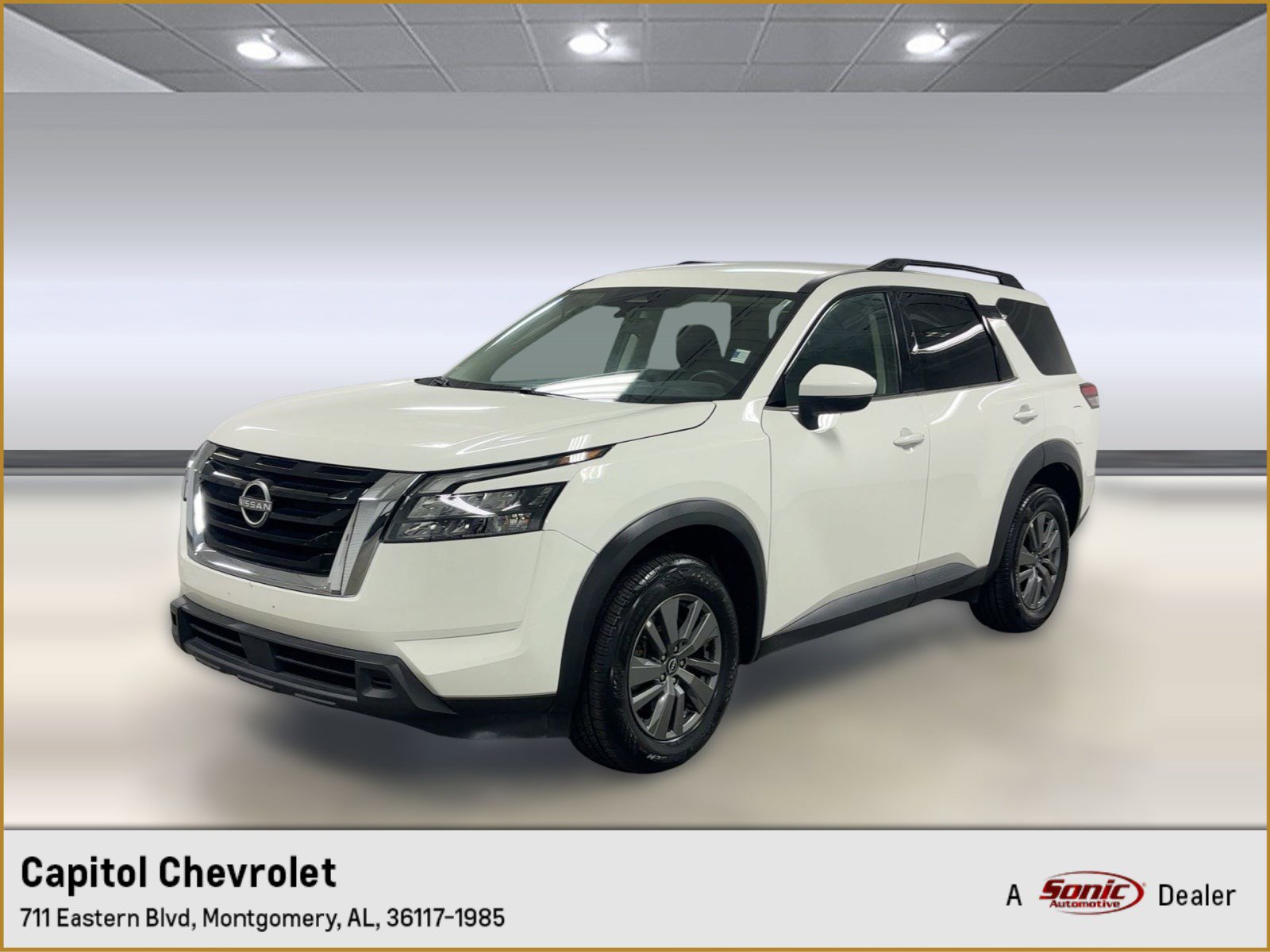 Used 2025 Nissan Pathfinder SV image 1