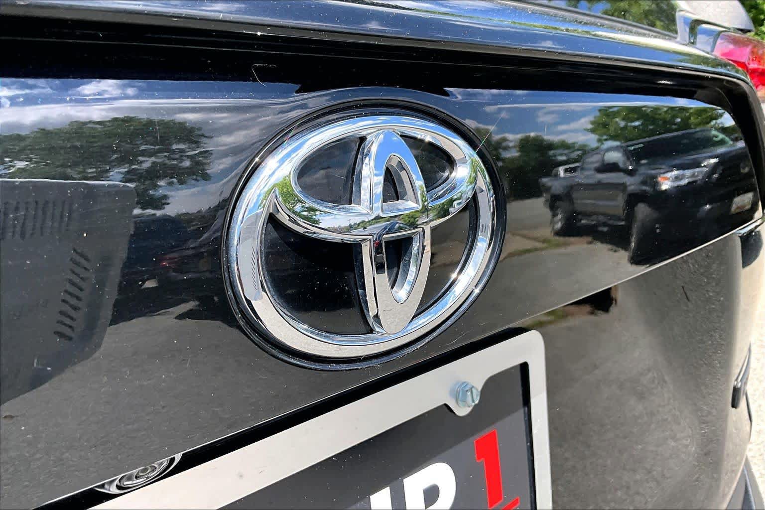 Used 2024 Toyota RAV4 Adventure AWD/4WD image 31
