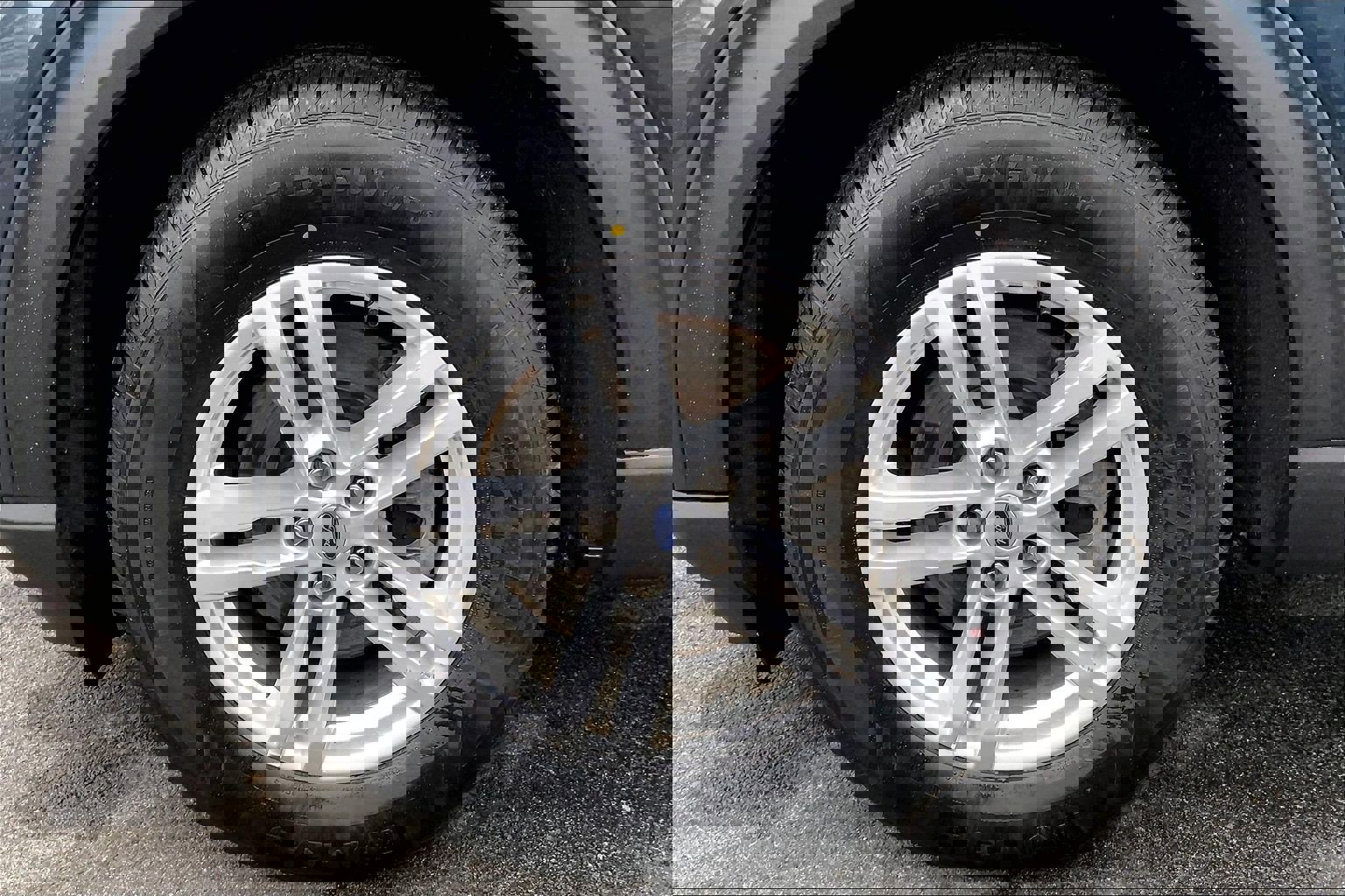 Used 2023 Ford Explorer XLT w/ Equipment Group 202A image 10