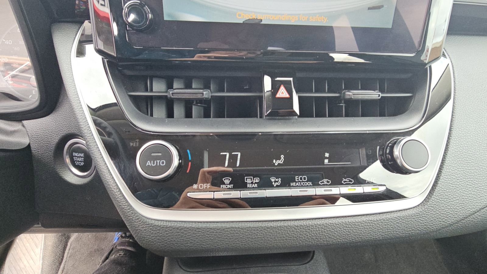 Certified 2024 Toyota Corolla LE w/ LE Convenience Package image 18