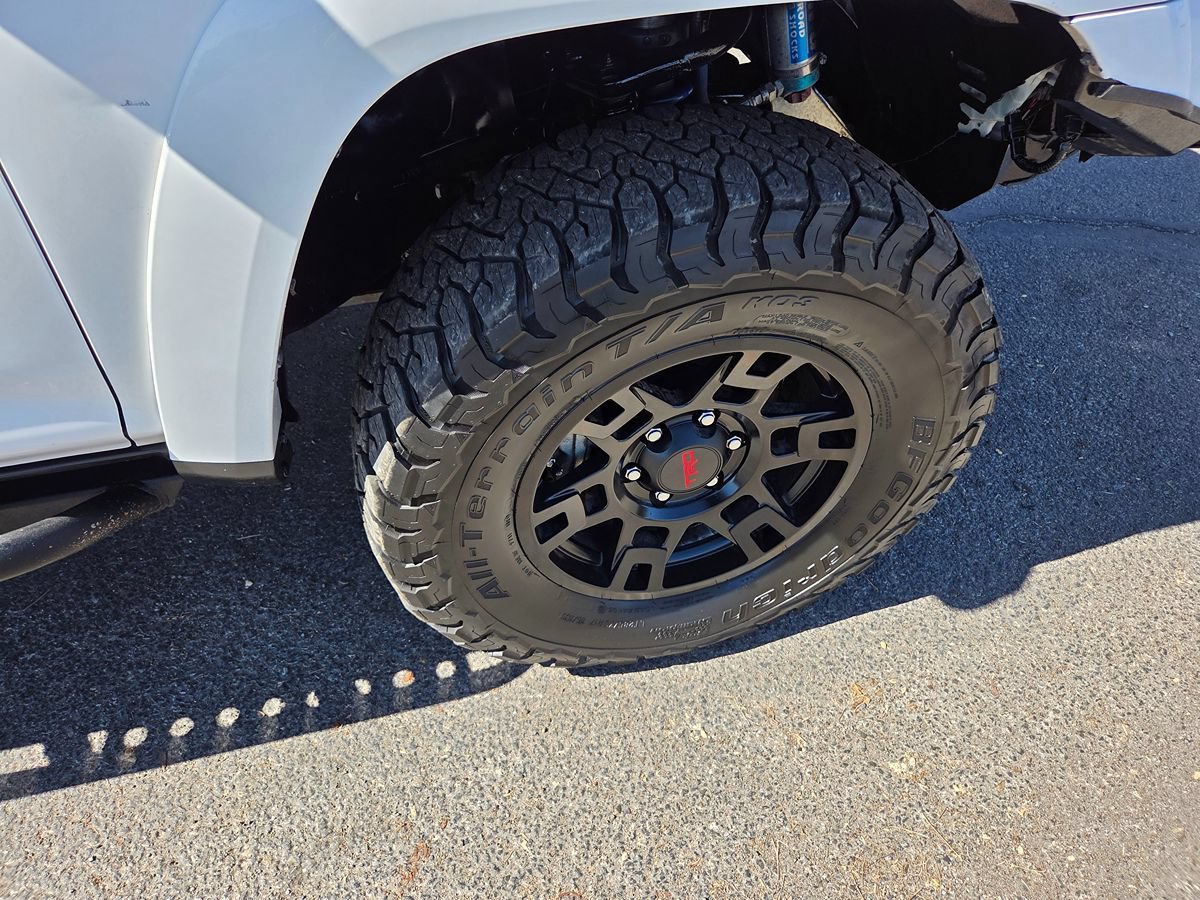 Used 2016 Toyota 4Runner SR5 Premium AWD/4WD image 11