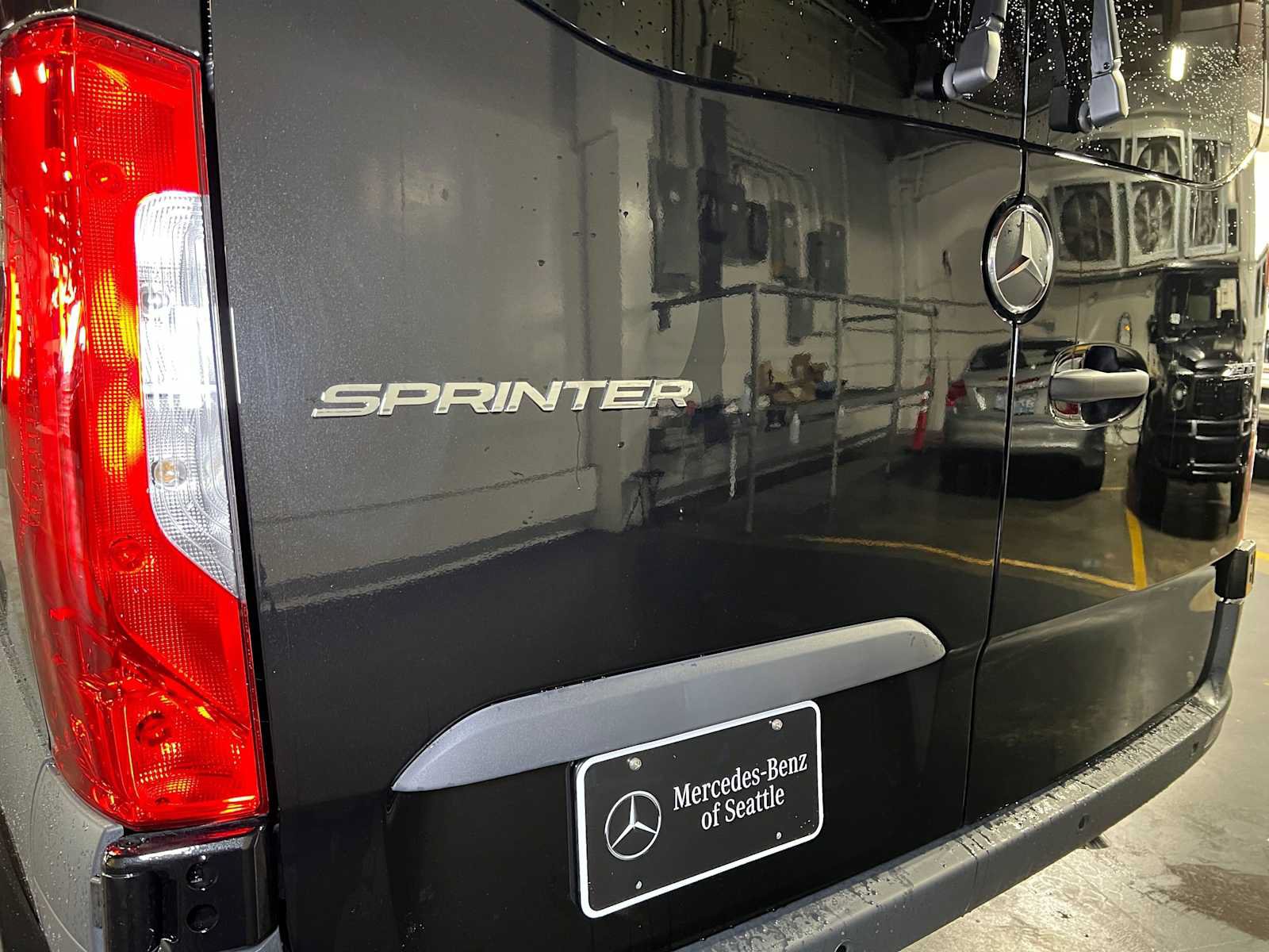 Used 2025 Mercedes-Benz Sprinter 2500 image 15