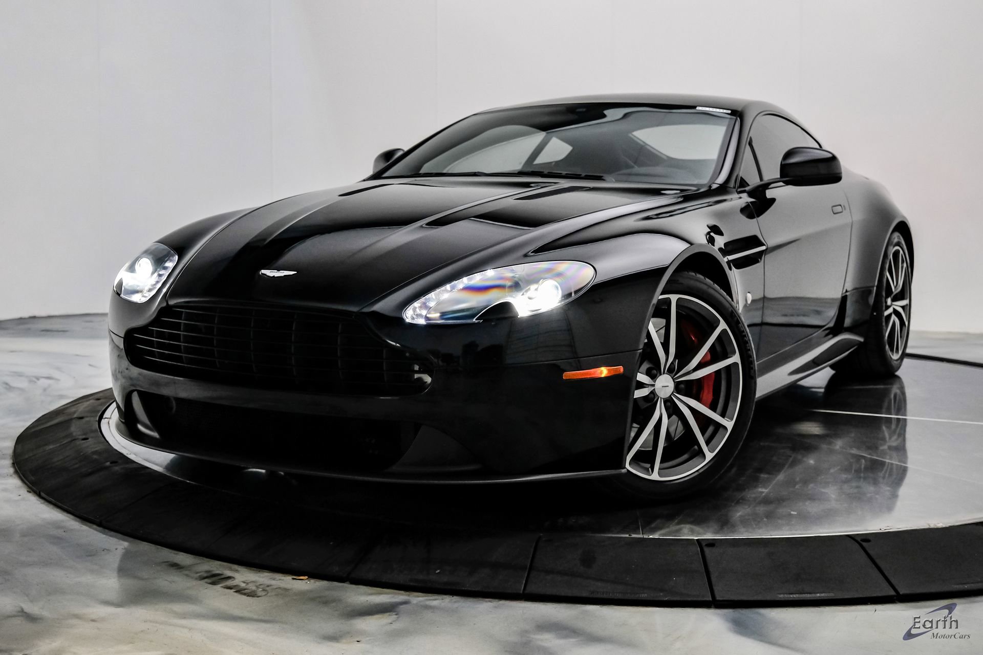 Used 2015 Aston Martin V8 Vantage GT RWD image 5