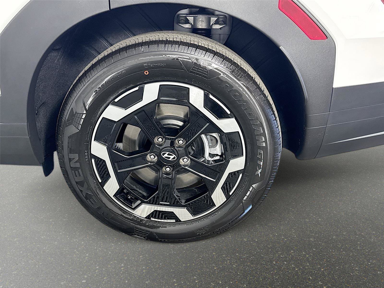 New 2026 Hyundai Santa Fe SE FWD image 29