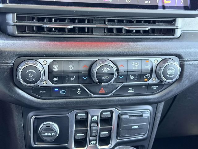 Used 2024 Jeep Wrangler Unlimited Sahara AWD/4WD image 21
