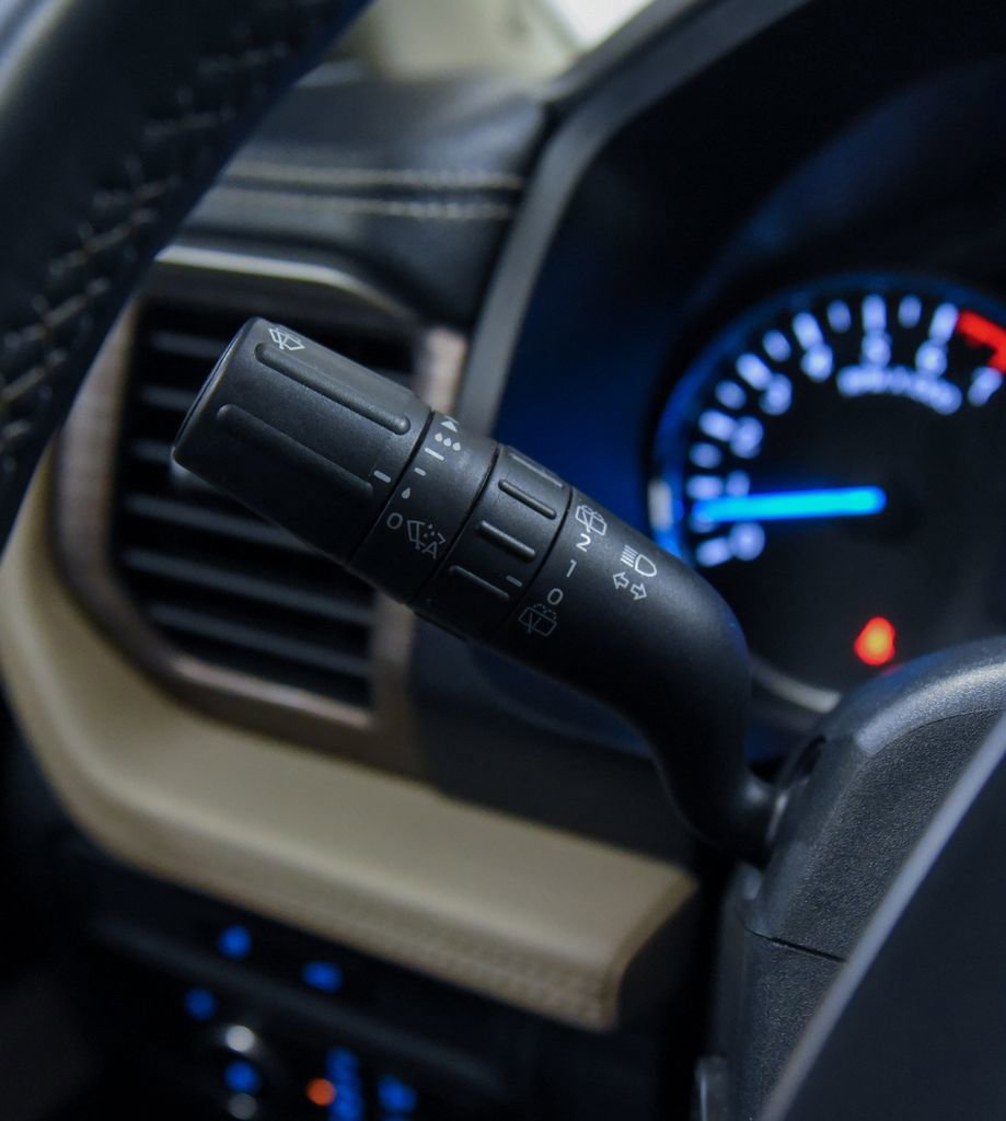 Used 2024 Ford Expedition Limited image 28