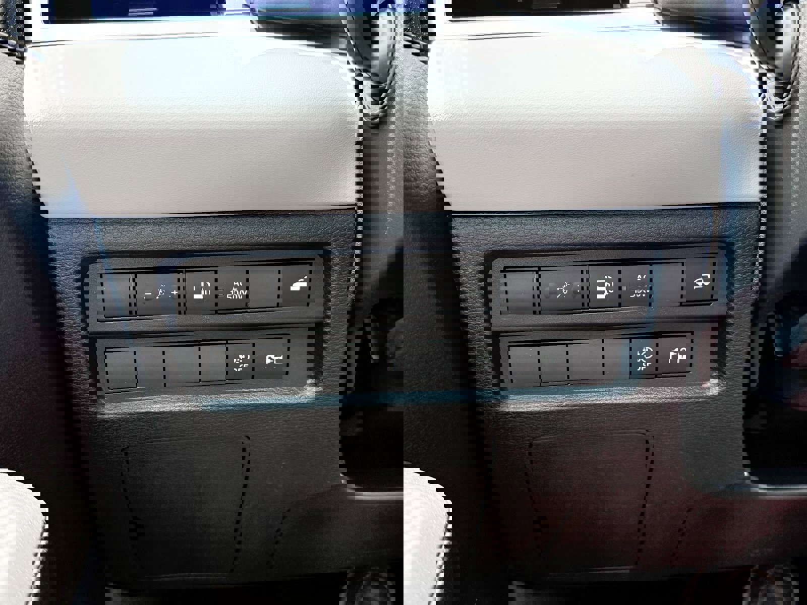 New 2025 Mitsubishi Outlander 4WD Plug-In Hybrid image 43