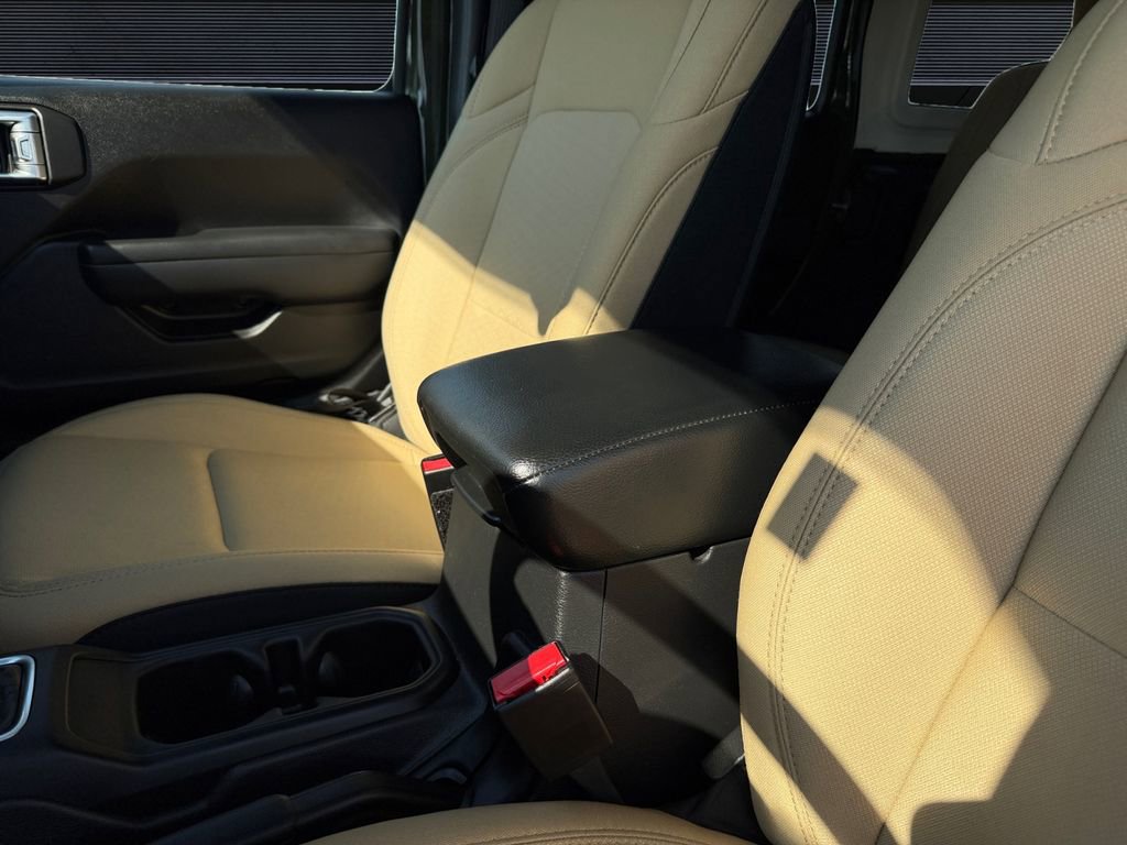 Used 2022 Jeep Wrangler Unlimited Sport w/ Sun And Sound Package image 6