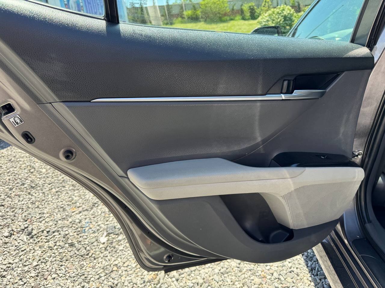 Used 2019 Toyota Camry LE w/ Convenience Package FWD image 23