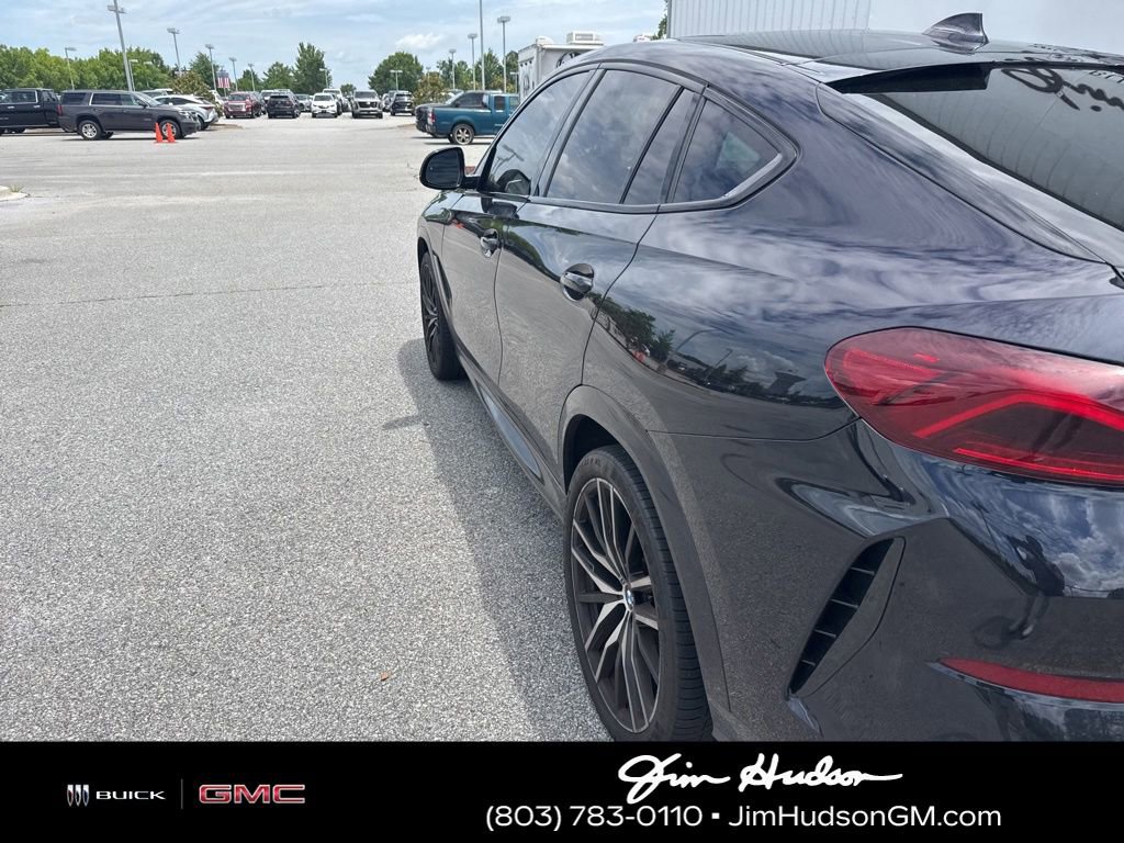 Used 2022 BMW X6 xDrive40i w/ M Sport Package AWD/4WD image 3