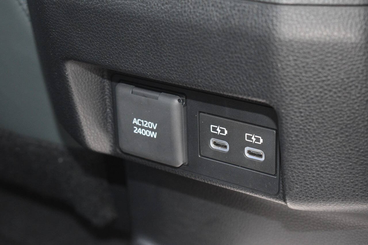 Used 2024 Toyota Tacoma 4x4 Double Cab Hybrid image 97