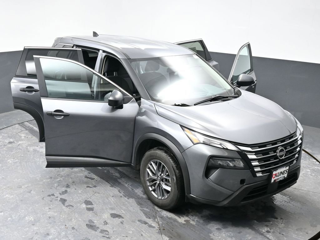 Used 2024 Nissan Rogue S image 65