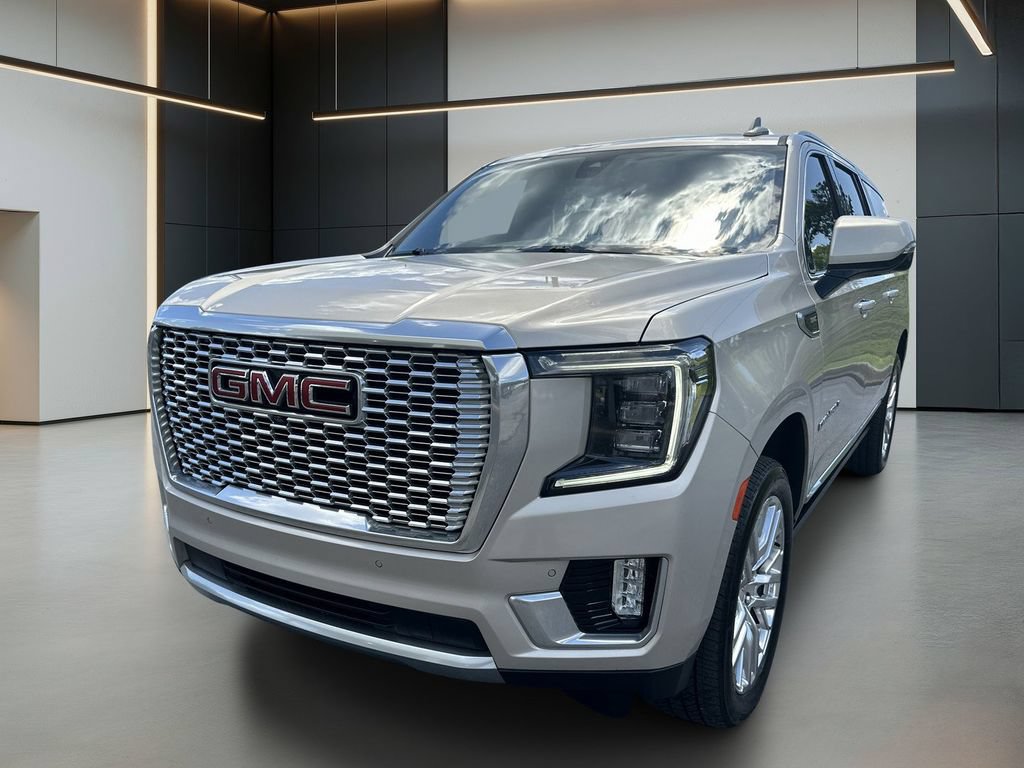 Used 2021 GMC Yukon XL Denali w/ Denali Ultimate Package RWD image 11