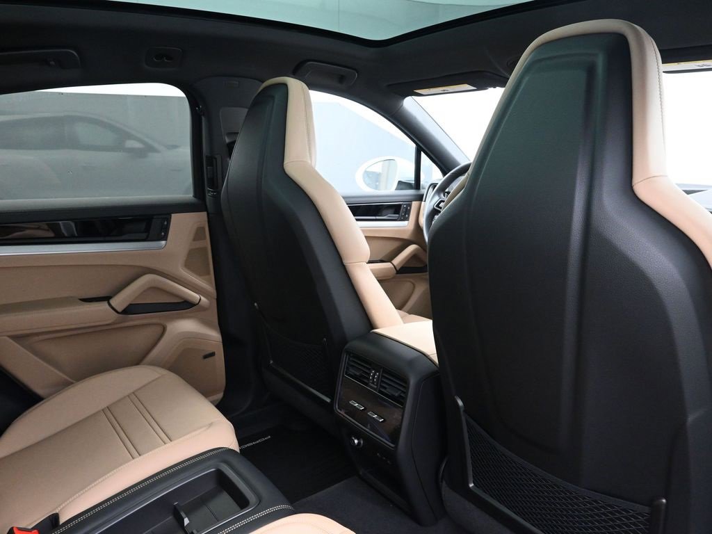 New 2026 Porsche Cayenne E-Hybrid Coupe image 7