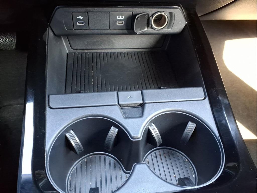 Used 2024 Toyota Prius LE image 25