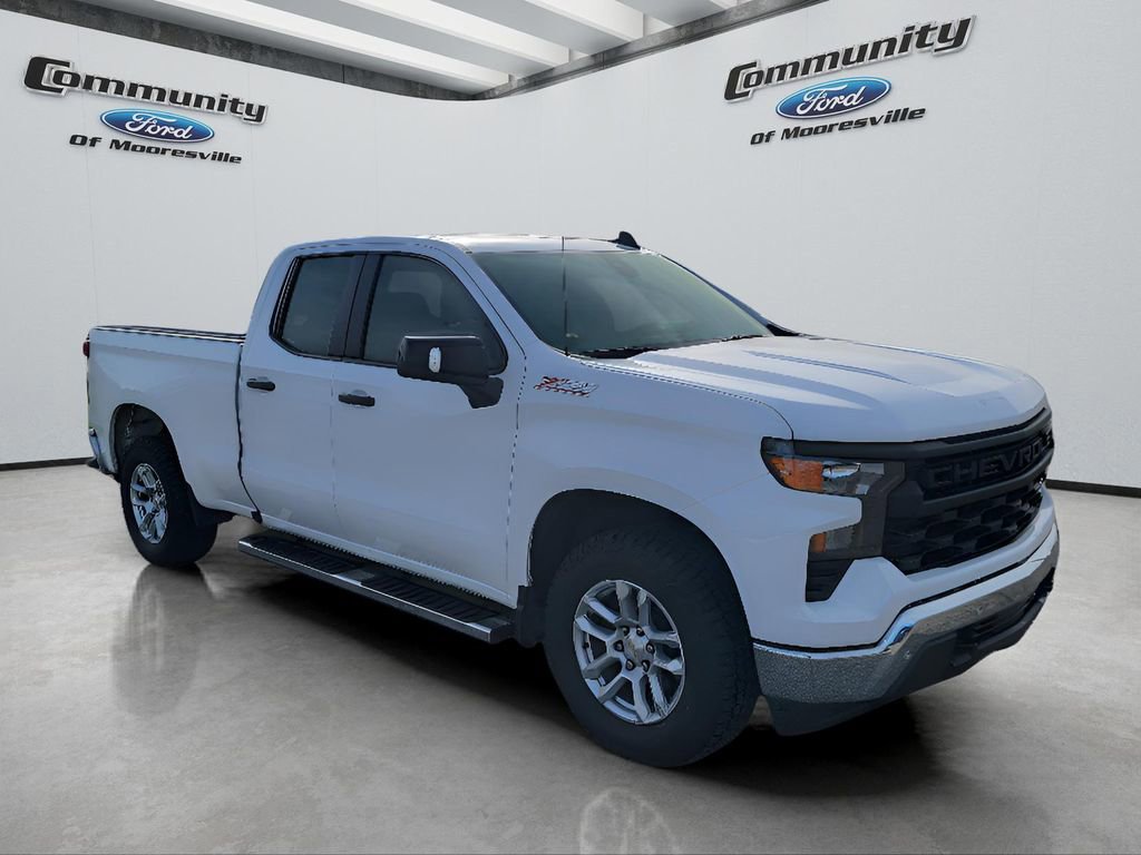 Used 2025 Chevrolet Silverado 1500 W/T w/ WT Value Package image 3