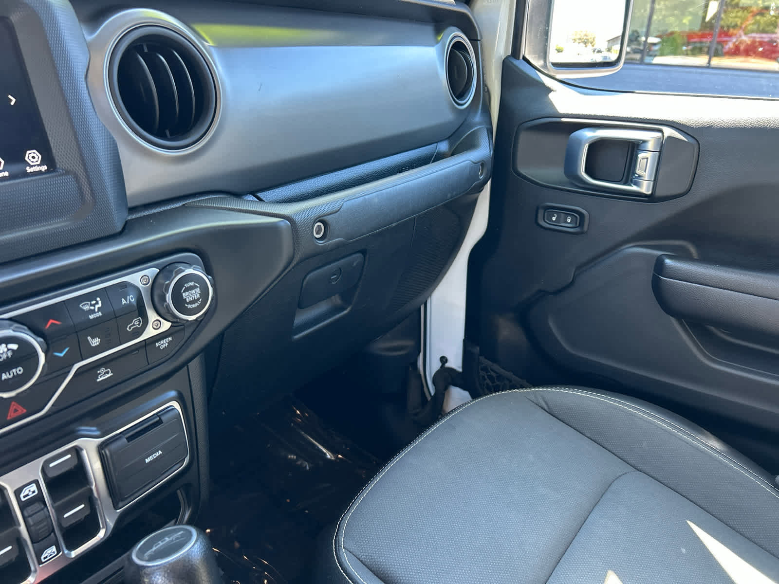 Used 2021 Jeep Gladiator Sport image 42