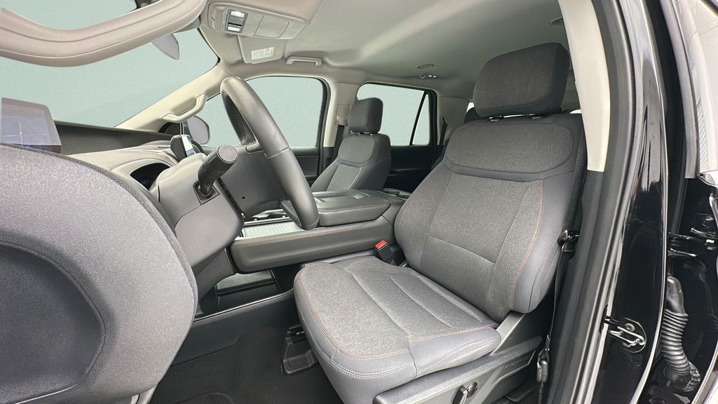 Used 2025 Ford Expedition Max Active AWD/4WD image 15