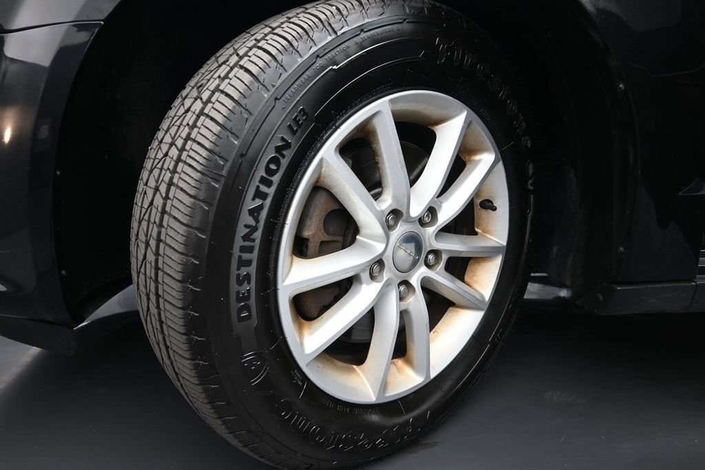 Used 2016 Dodge Grand Caravan SXT FWD image 16