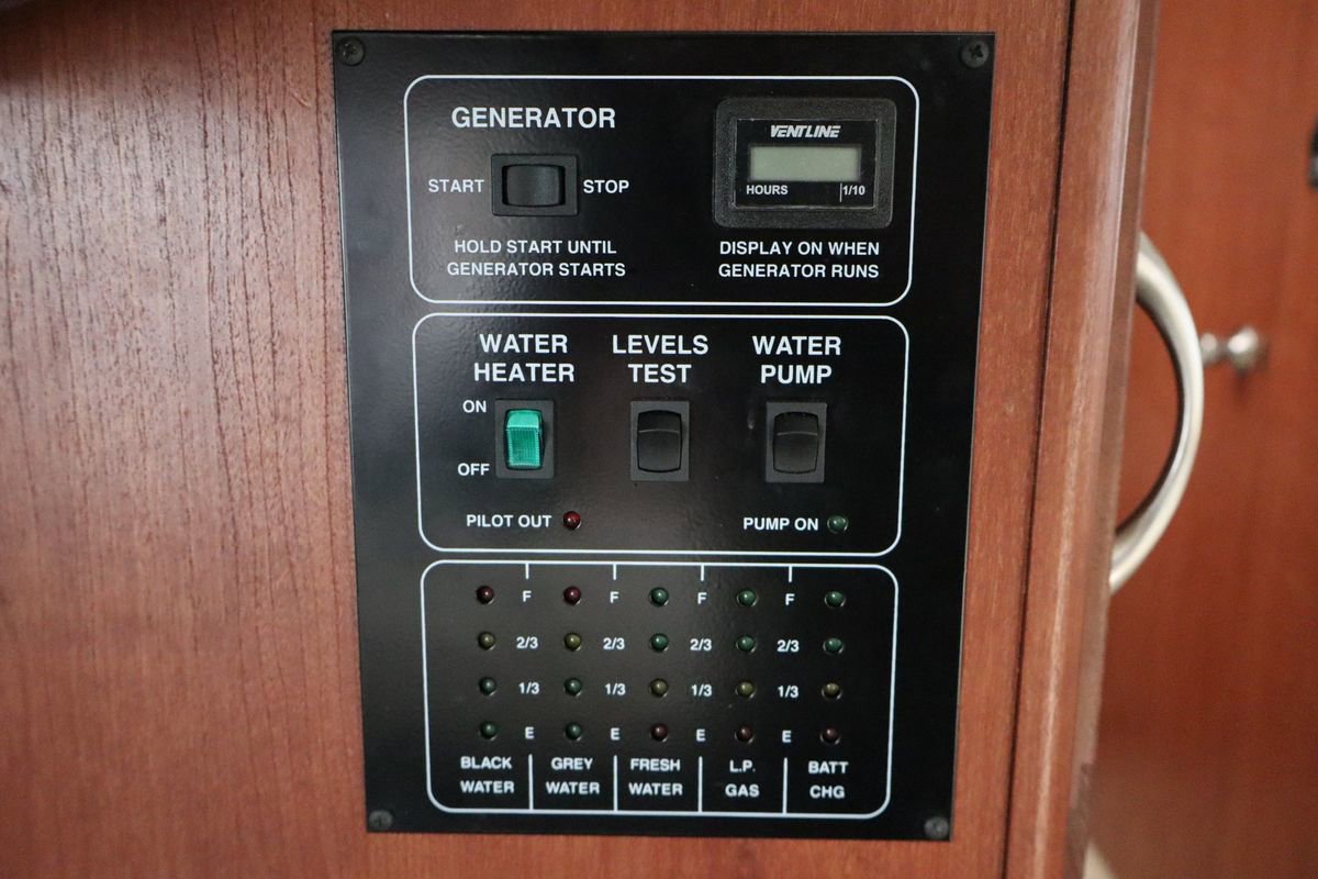 Used 2015 Ford E-450 and Econoline 450 Super Duty w/ Motorhome Prep Package image 58