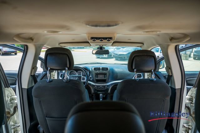 Used 2019 Dodge Journey SE w/ Connectivity Group FWD image 16