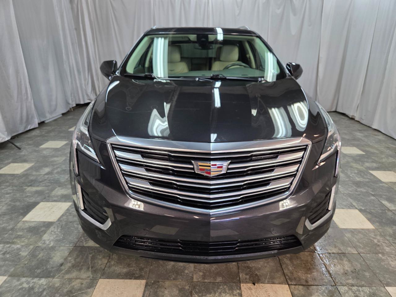 Used 2017 Cadillac XT5 Premium Luxury w/ Advanced Security Package AWD/4WD image 3